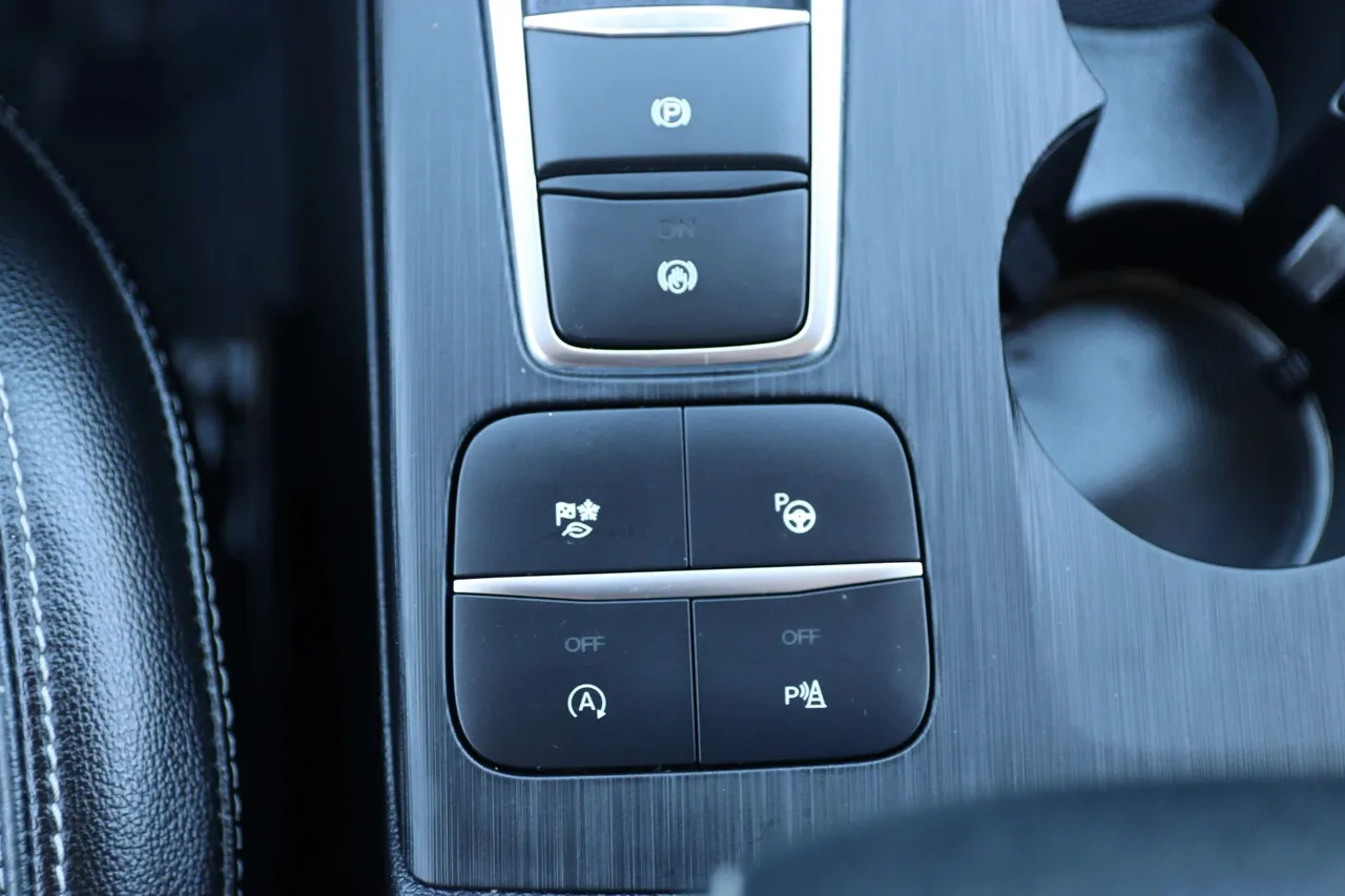2020 Ford Escape — photo 24 of 31