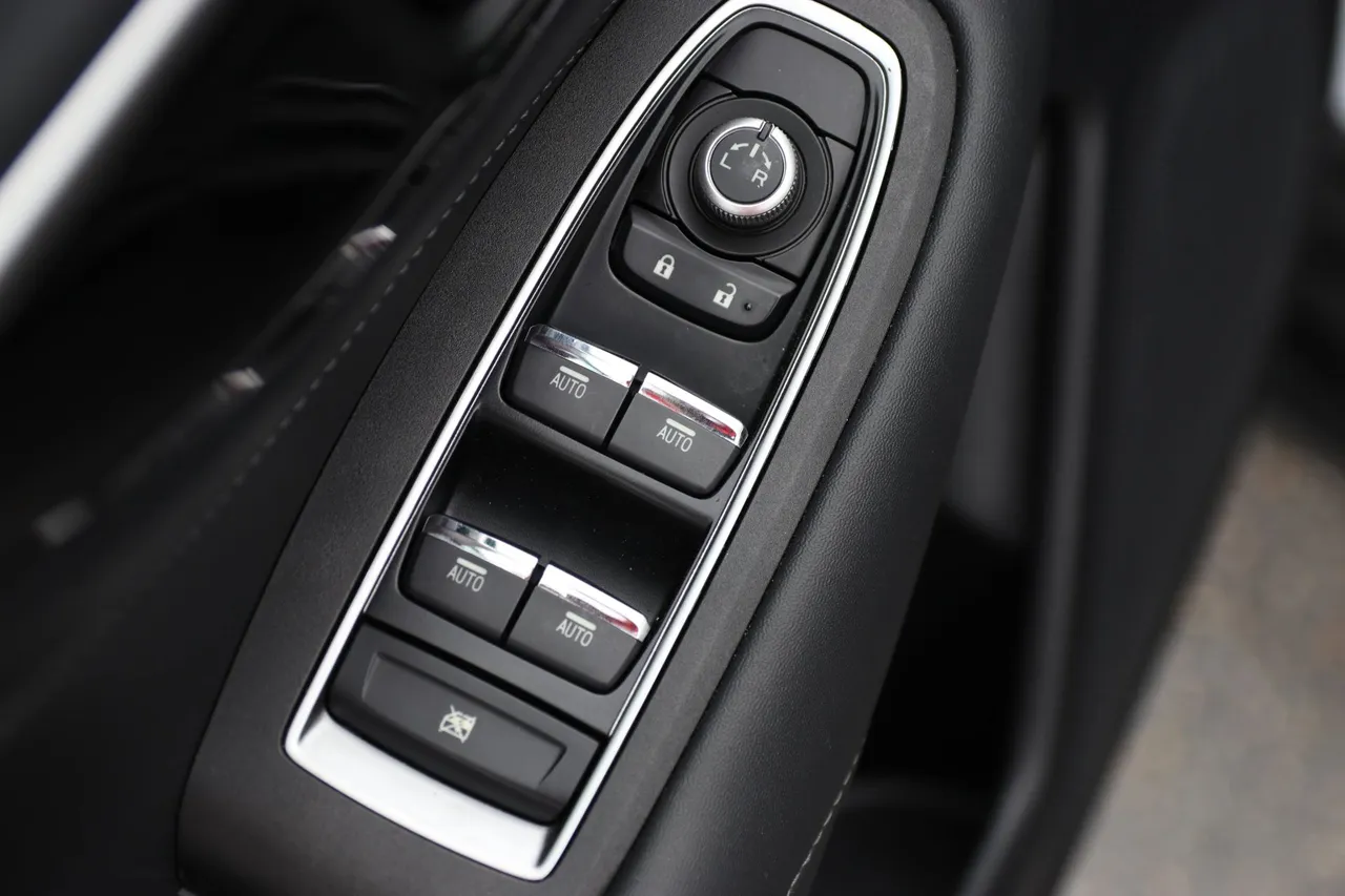 2020 Subaru Outback — photo 10 of 33