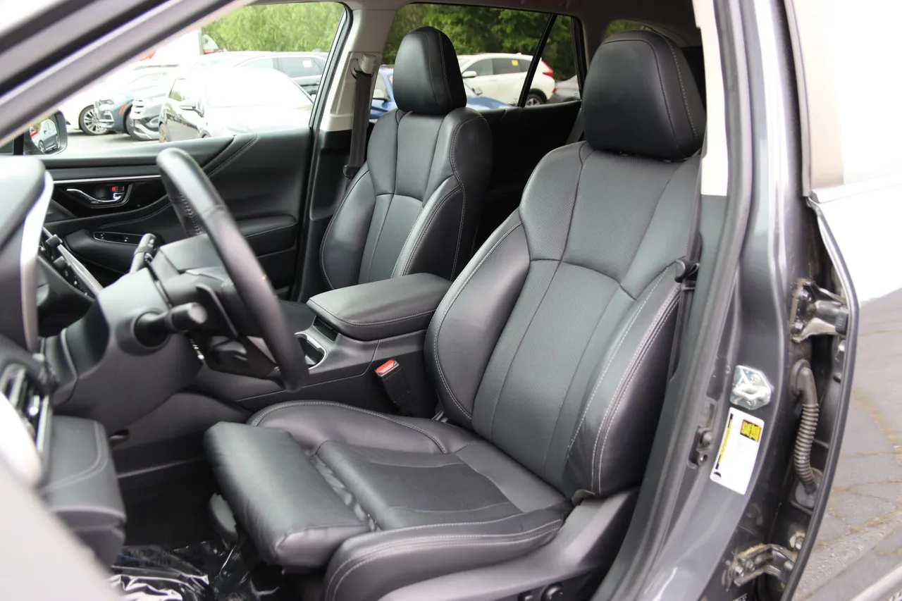 2020 Subaru Outback — photo 12 of 33