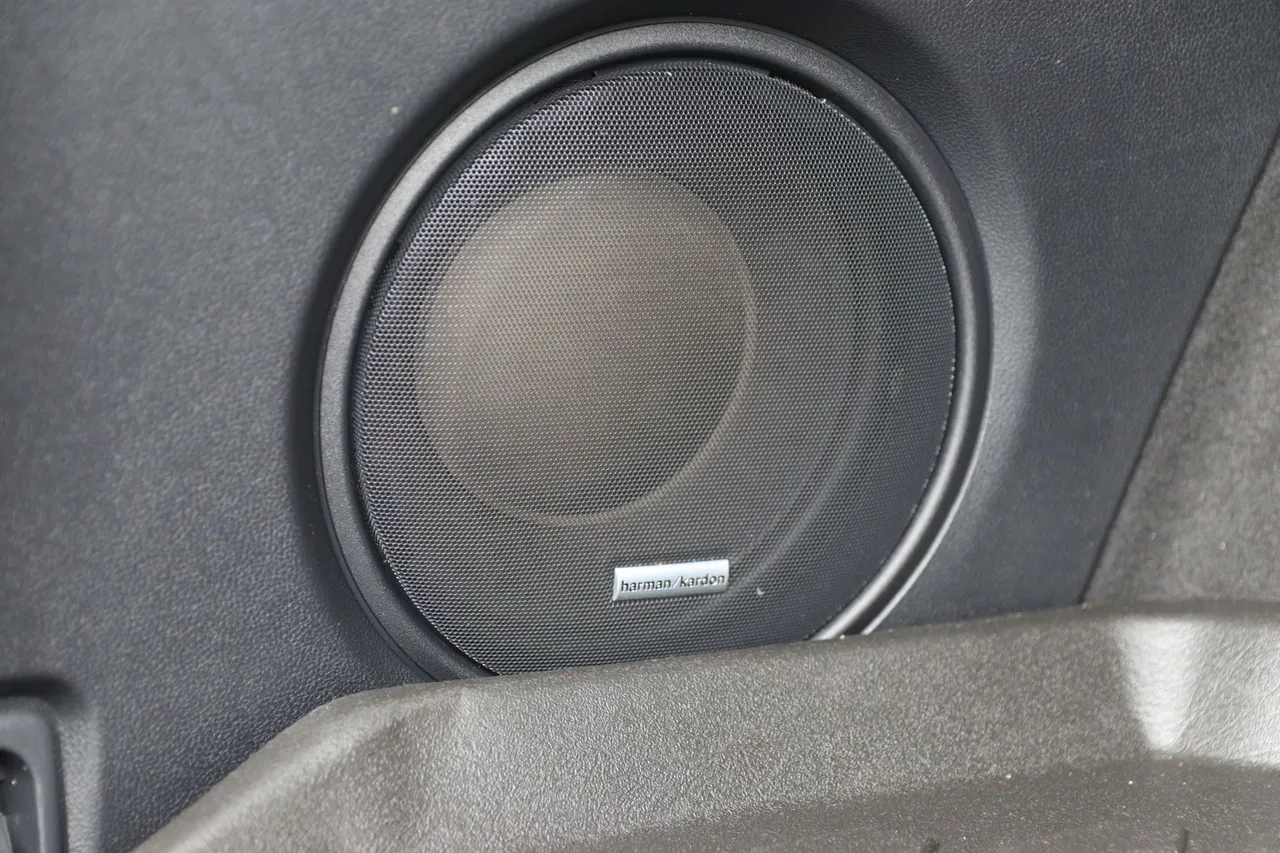 2020 Subaru Outback — photo 19 of 33