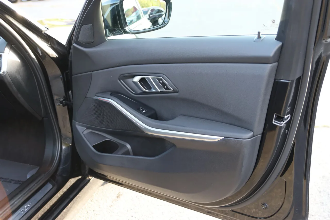 2021 BMW 3 Series 330i xDrive Sedan 4D in Black — photo 23 of 43