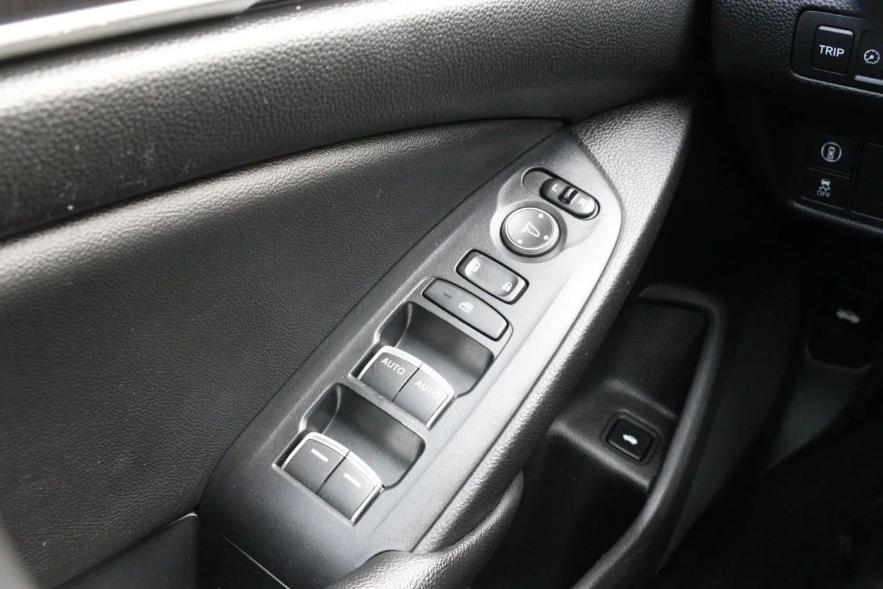 2021 Honda Accord Sport Sedan 4D in White — photo 11 of 29