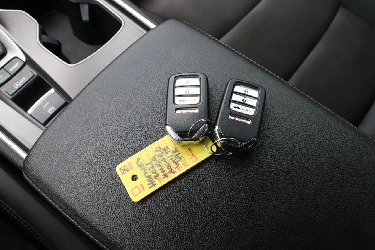 2021 Honda Accord Sport Sedan 4D in White — photo 28 of 29