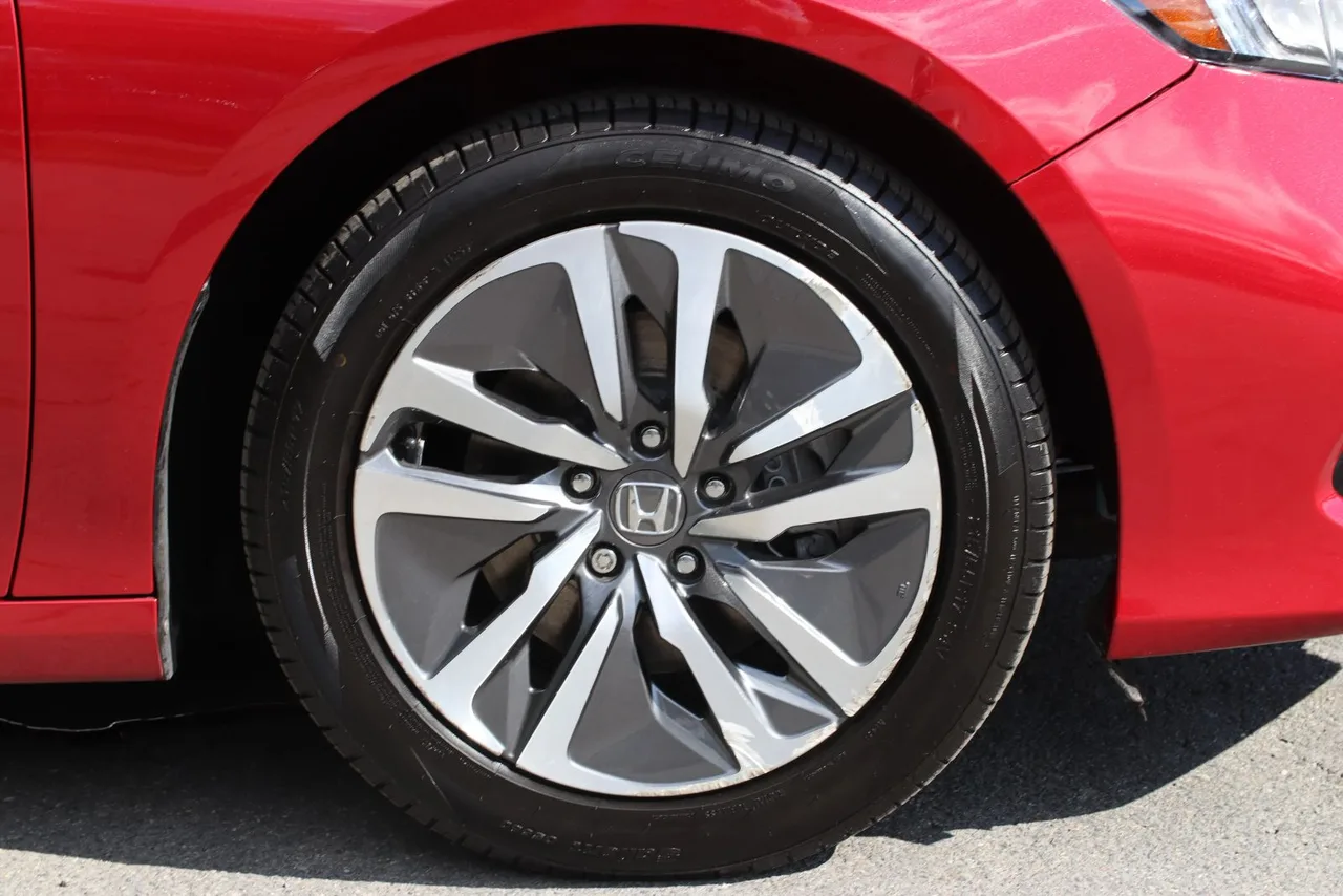 2021 Honda Accord Hybrid EX-L Sedan 4D in RED — photo 9 of 32
