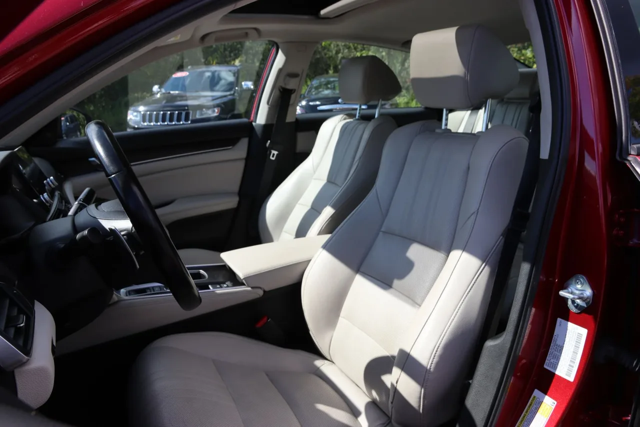 2021 Honda Accord Hybrid EX-L Sedan 4D in RED — photo 15 of 32