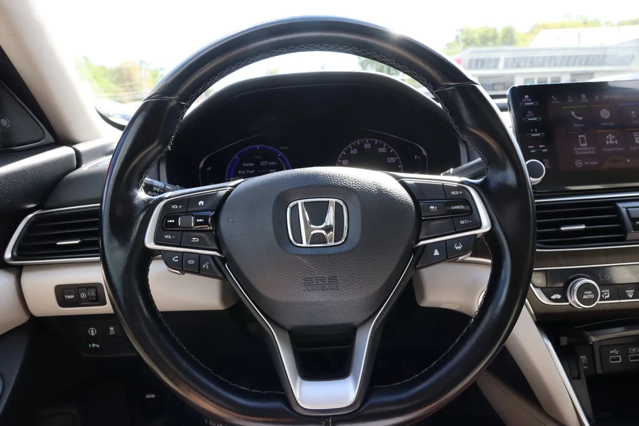 2021 Honda Accord Hybrid EX-L Sedan 4D in RED — photo 18 of 32