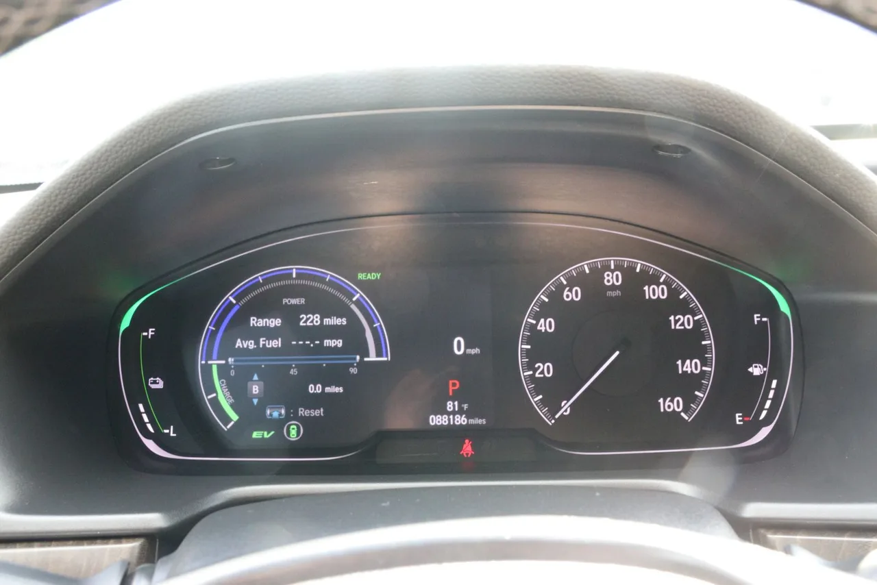 2021 Honda Accord Hybrid EX-L Sedan 4D in RED — photo 19 of 32