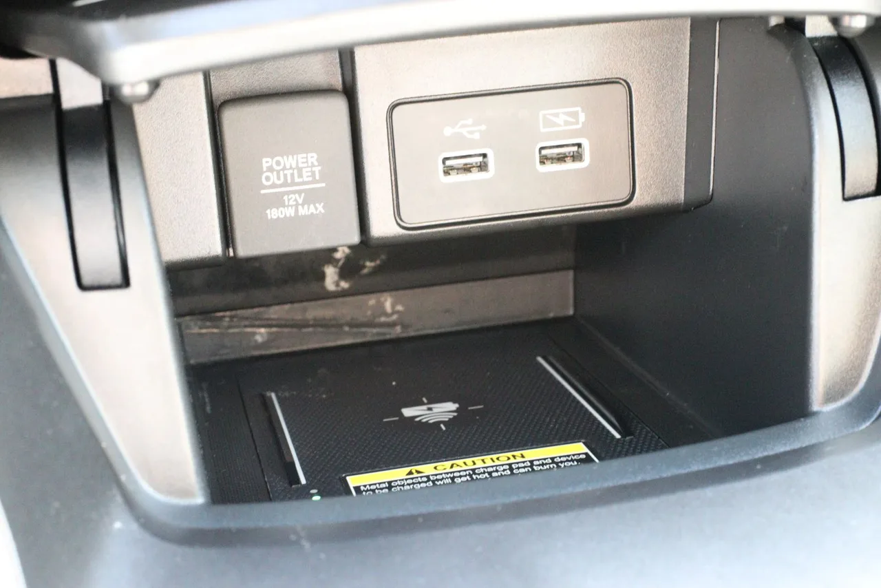 2021 Honda Accord Hybrid EX-L Sedan 4D in RED — photo 24 of 32