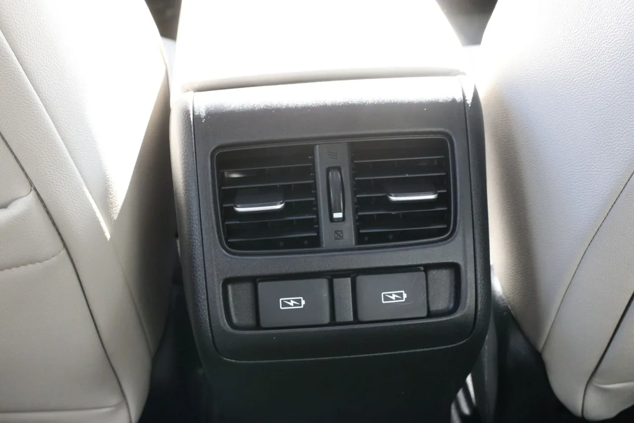 2021 Honda Accord Hybrid EX-L Sedan 4D in RED — photo 31 of 32