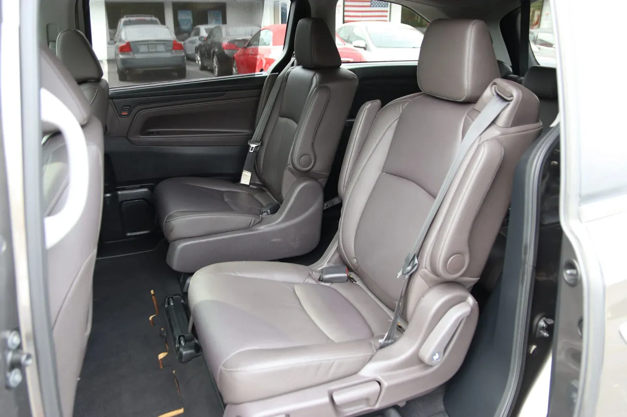 2021 Honda Odyssey — photo 14 of 32