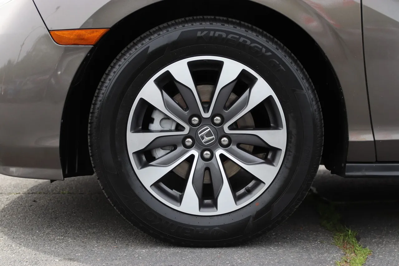 2021 Honda Odyssey — photo 29 of 32