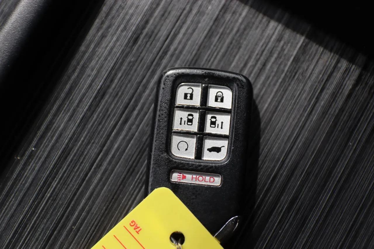 2021 Honda Odyssey — photo 31 of 32