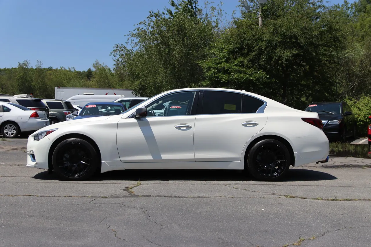 2021 Infiniti Q50 — photo 2 of 28