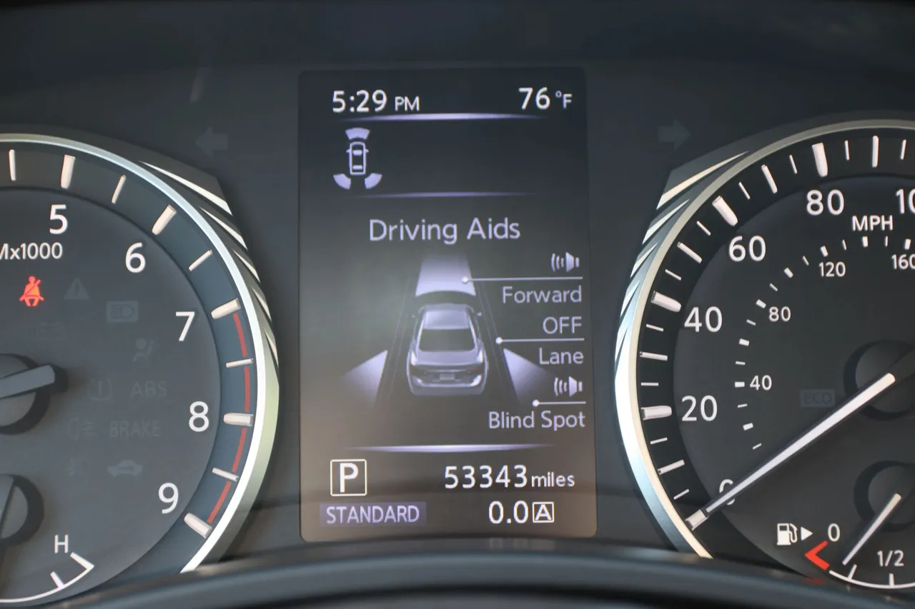2021 Infiniti Q50 — photo 16 of 28