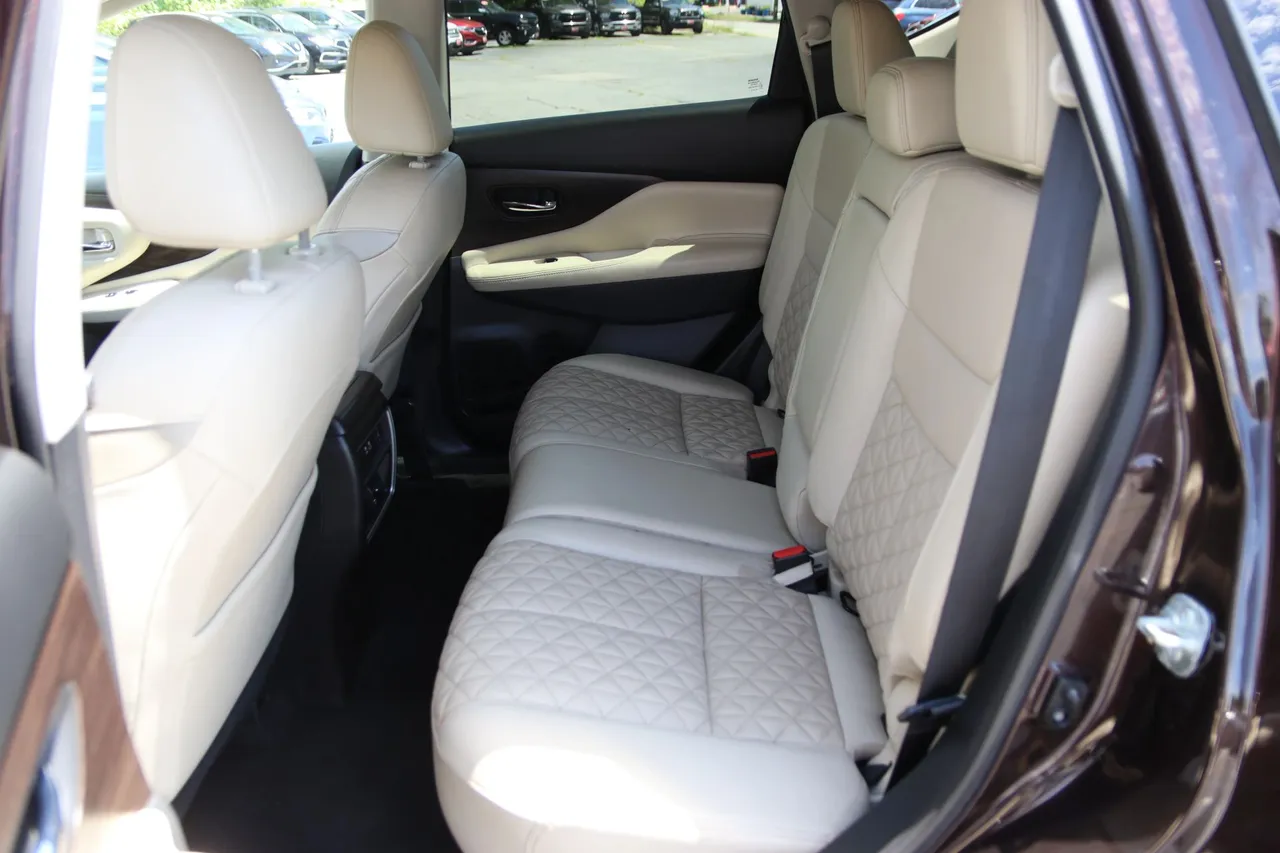 2021 Nissan Murano — photo 13 of 32