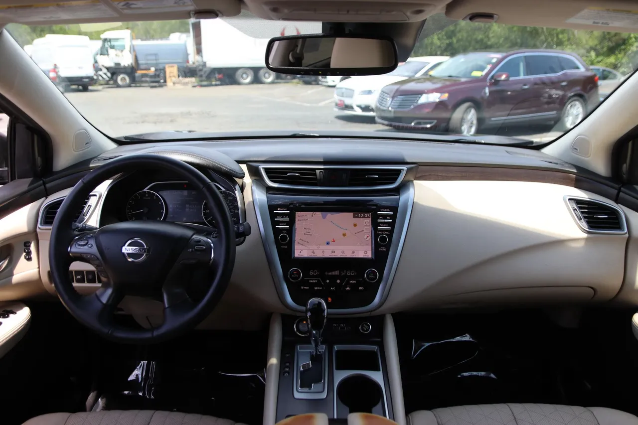 2021 Nissan Murano — photo 17 of 32