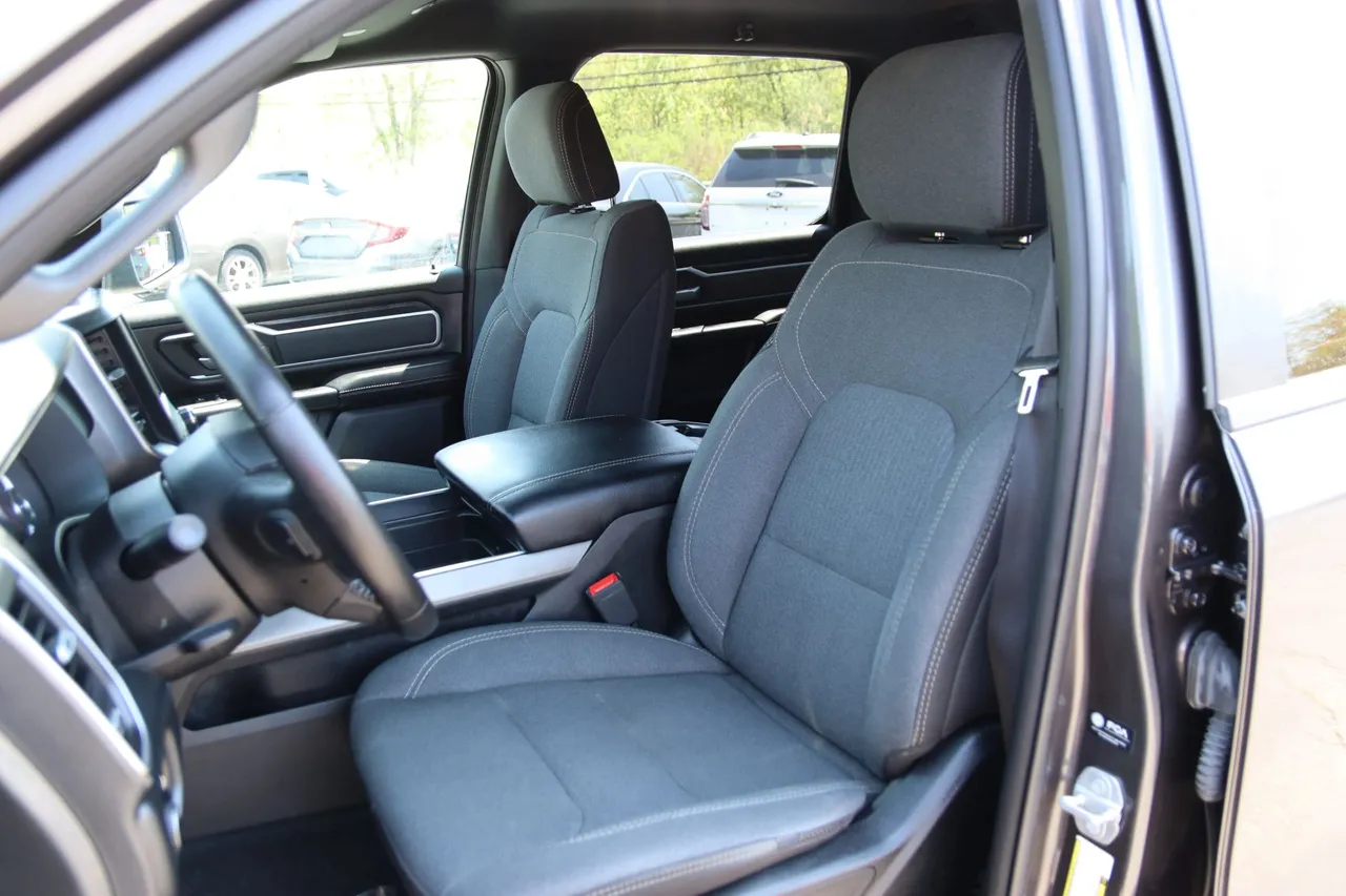 2021 Ram 1500 Crew Cab — photo 12 of 33
