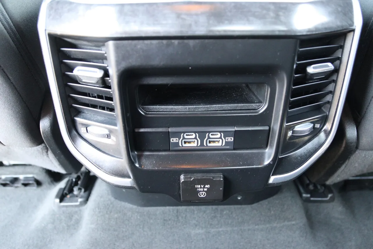 2021 Ram 1500 Crew Cab — photo 16 of 33
