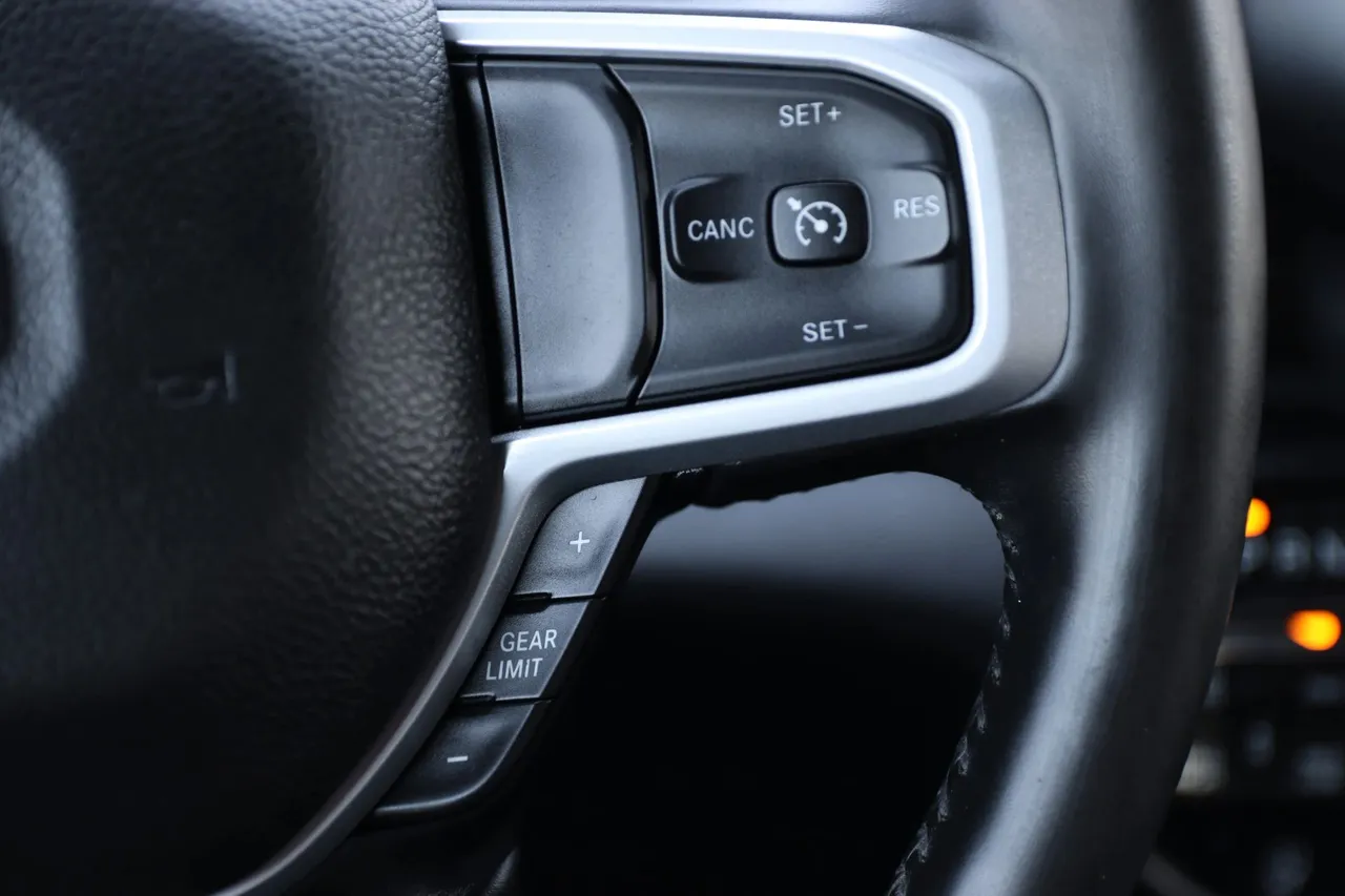2021 Ram 1500 Crew Cab — photo 21 of 33
