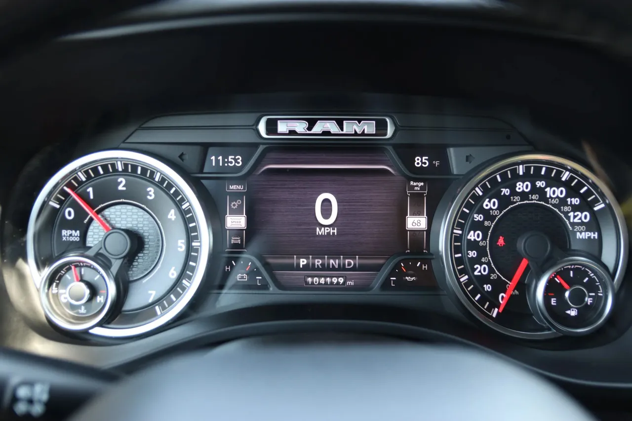 2021 Ram 1500 Crew Cab — photo 22 of 33