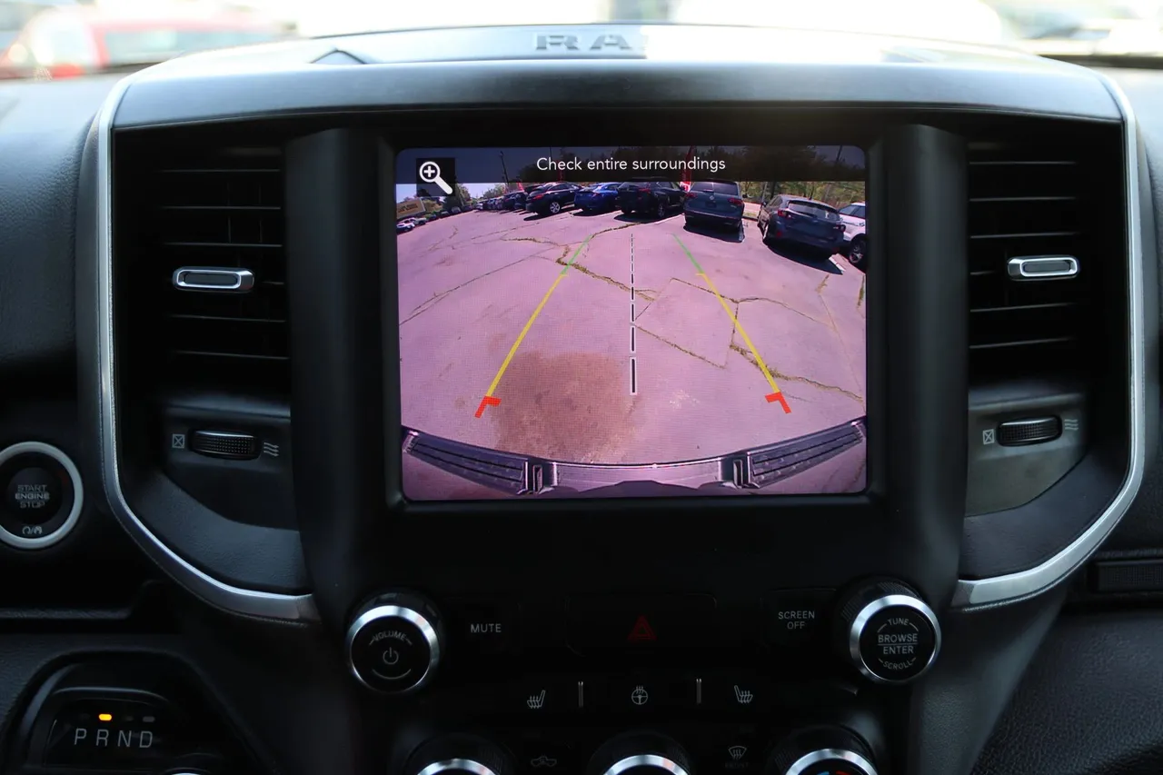 2021 Ram 1500 Crew Cab — photo 25 of 33