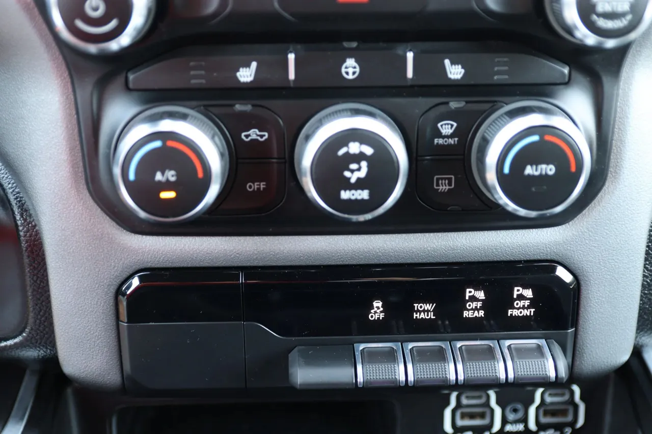 2021 Ram 1500 Crew Cab — photo 26 of 33
