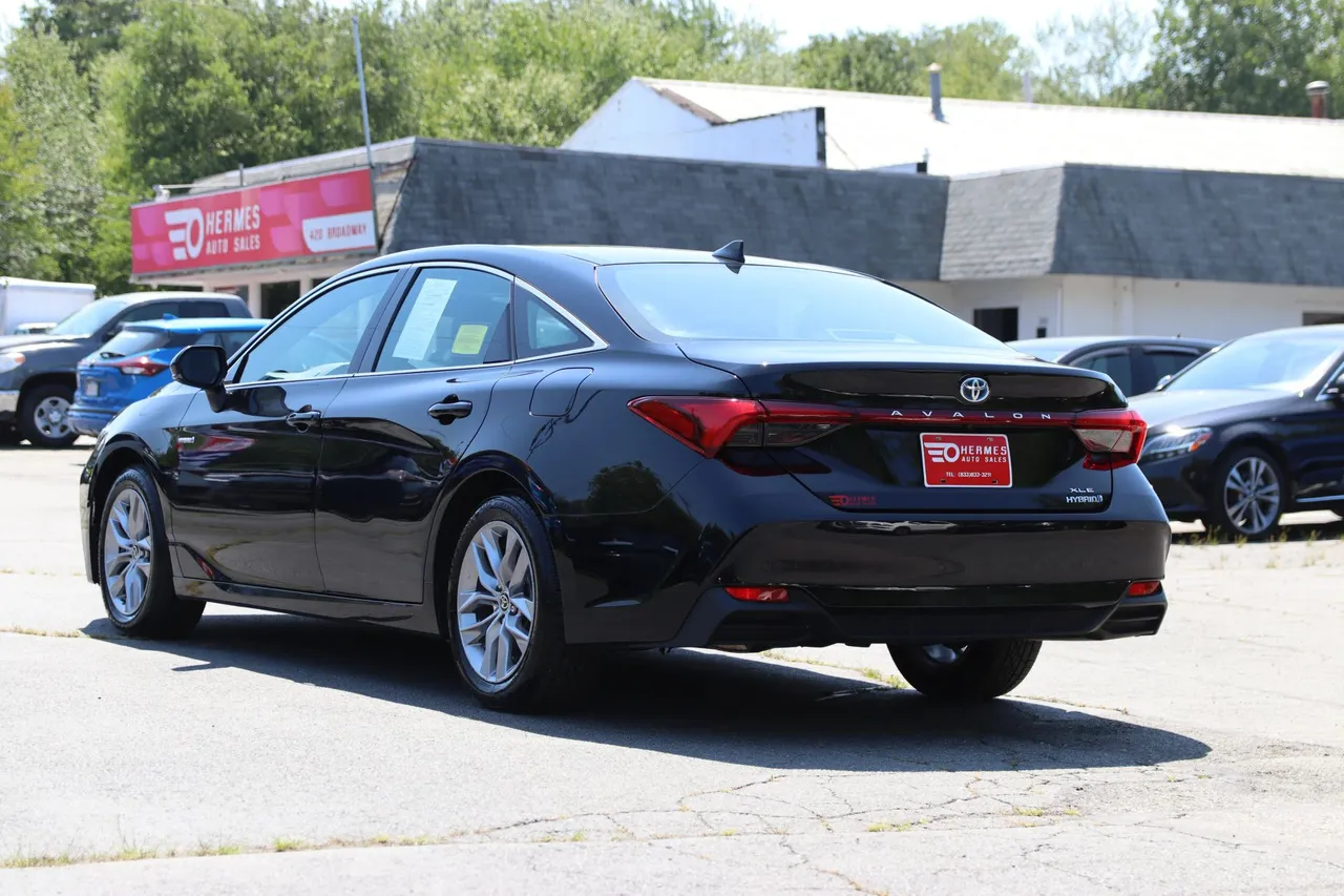 2021 Toyota Avalon Hybrid — photo 3 of 28