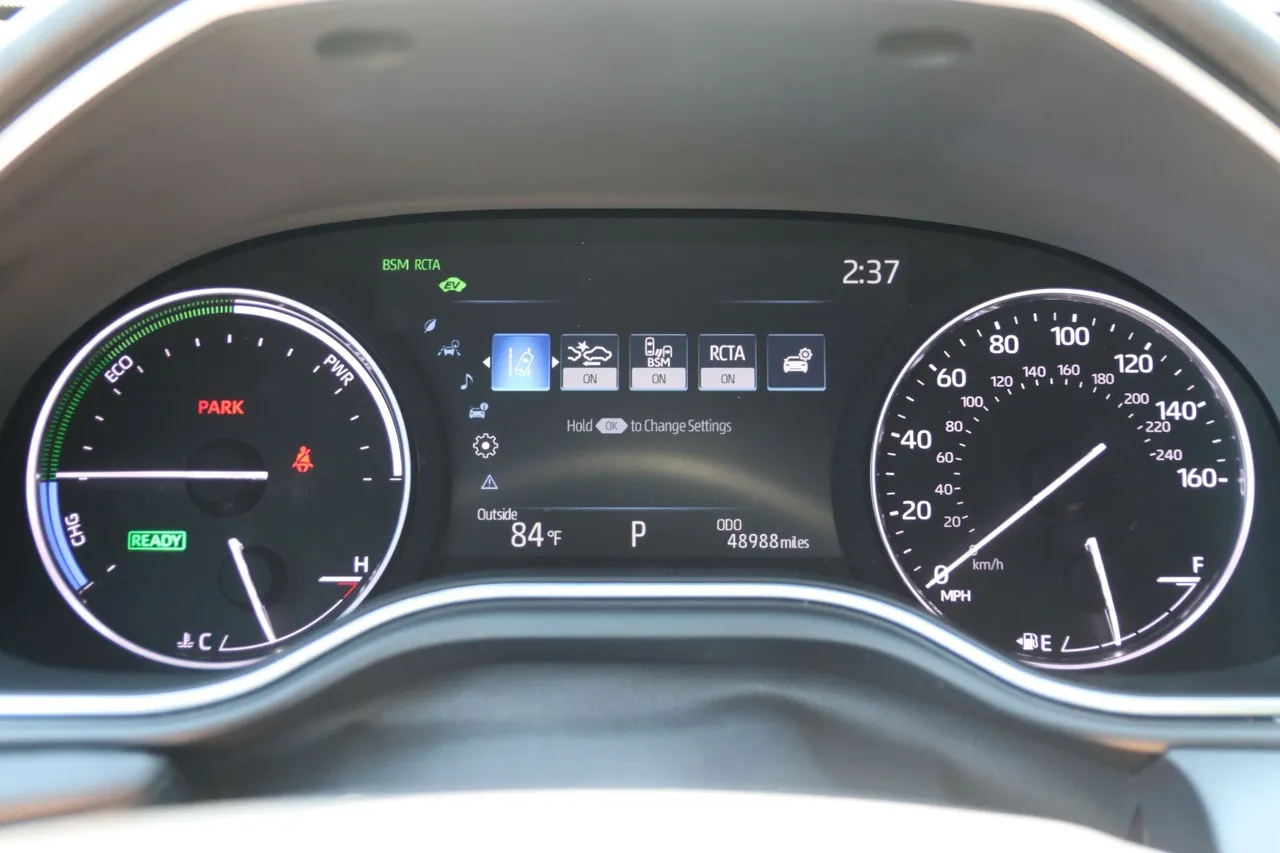 2021 Toyota Avalon Hybrid — photo 17 of 28