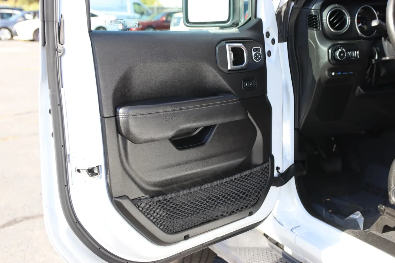 2022 Jeep Wrangler Unlimited 4XE Sahara 4XE Sport Utility 4D in White — photo 14 of 35