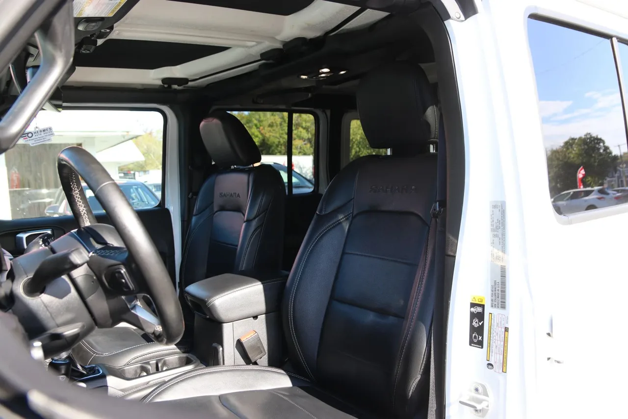 2022 Jeep Wrangler Unlimited 4XE Sahara 4XE Sport Utility 4D in White — photo 17 of 35
