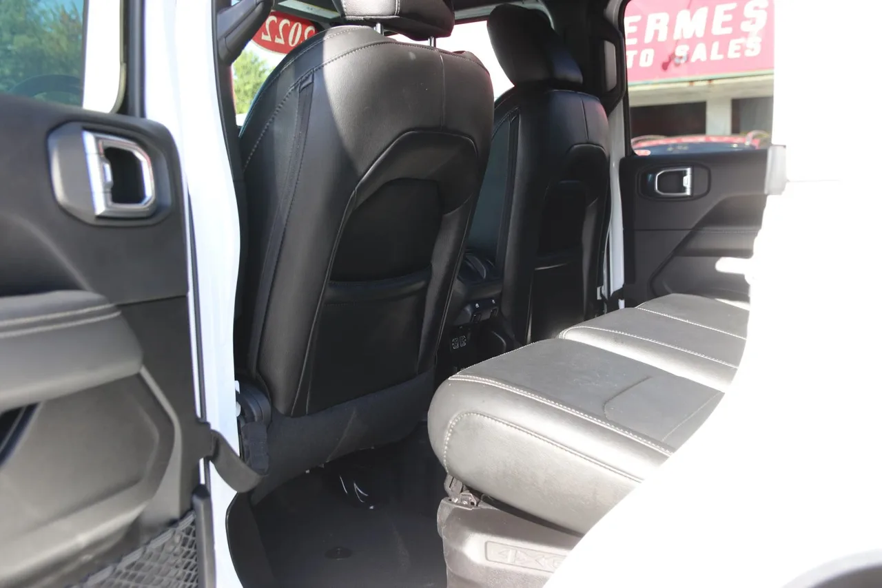 2022 Jeep Wrangler Unlimited 4XE Sahara 4XE Sport Utility 4D in White — photo 19 of 35