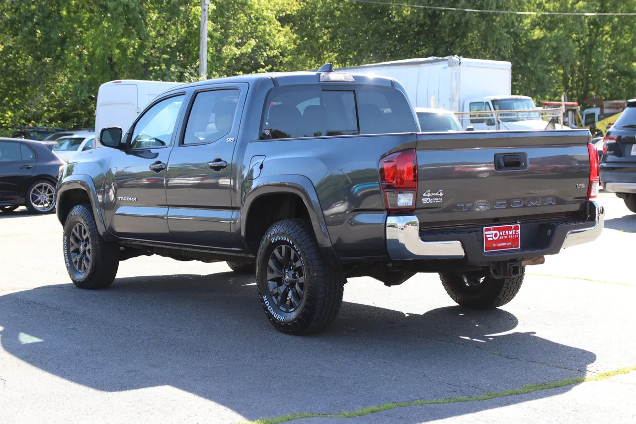 2022 Toyota Tacoma Double Cab — photo 3 of 30