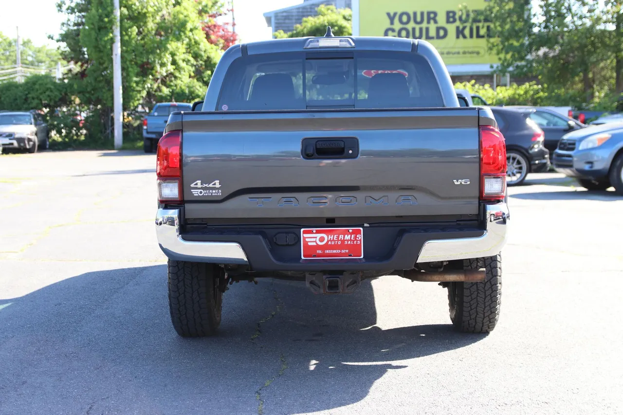 2022 Toyota Tacoma Double Cab — photo 4 of 30