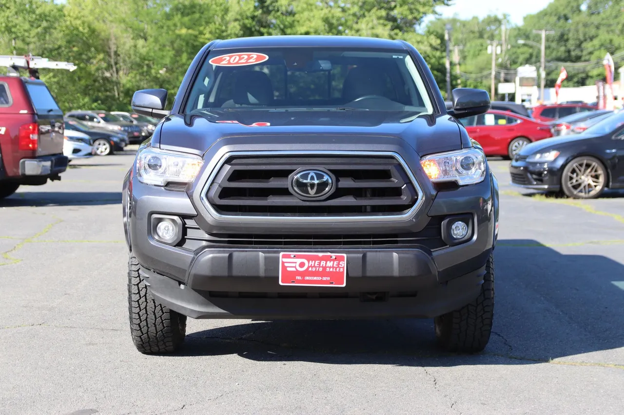 2022 Toyota Tacoma Double Cab — photo 8 of 30