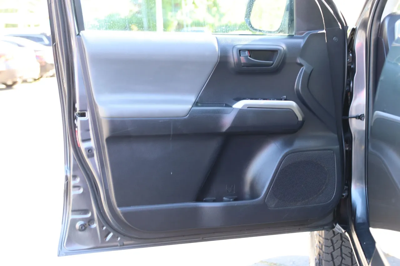 2022 Toyota Tacoma Double Cab — photo 9 of 30