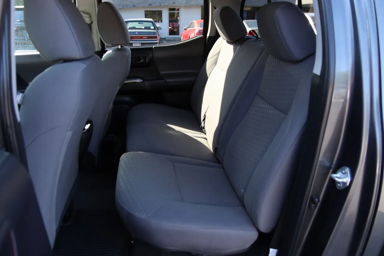 2022 Toyota Tacoma Double Cab — photo 14 of 30