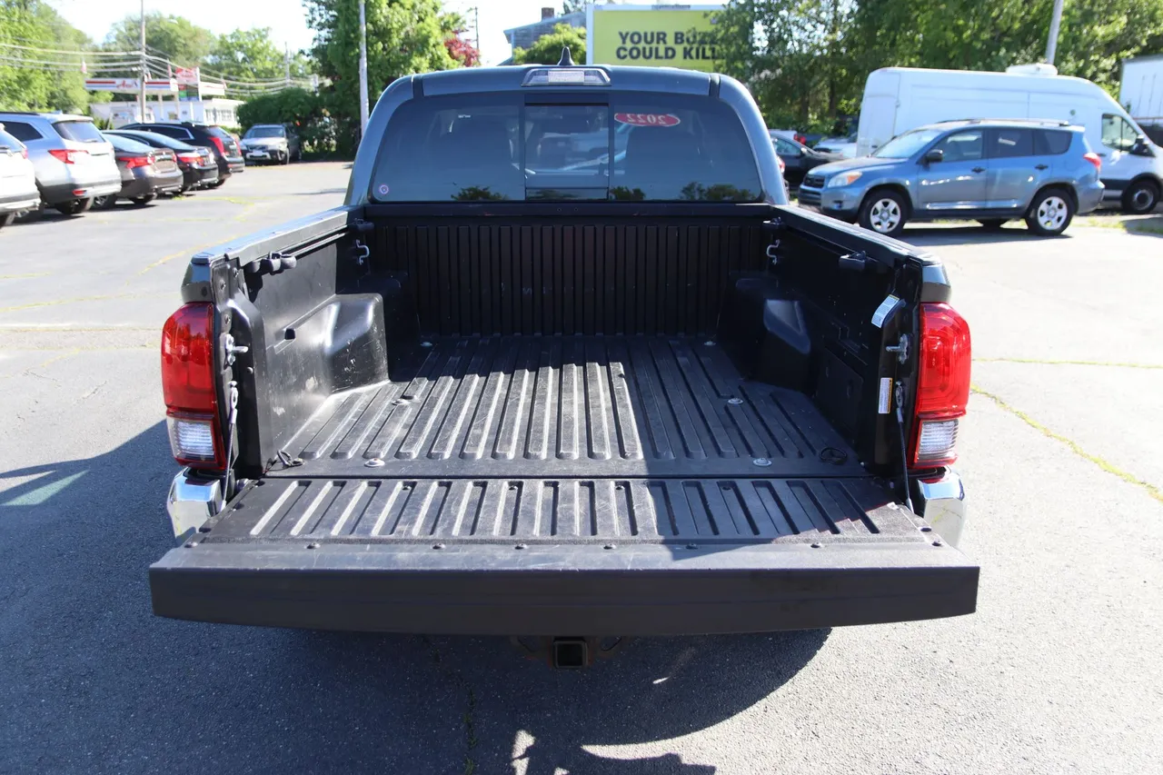 2022 Toyota Tacoma Double Cab — photo 15 of 30